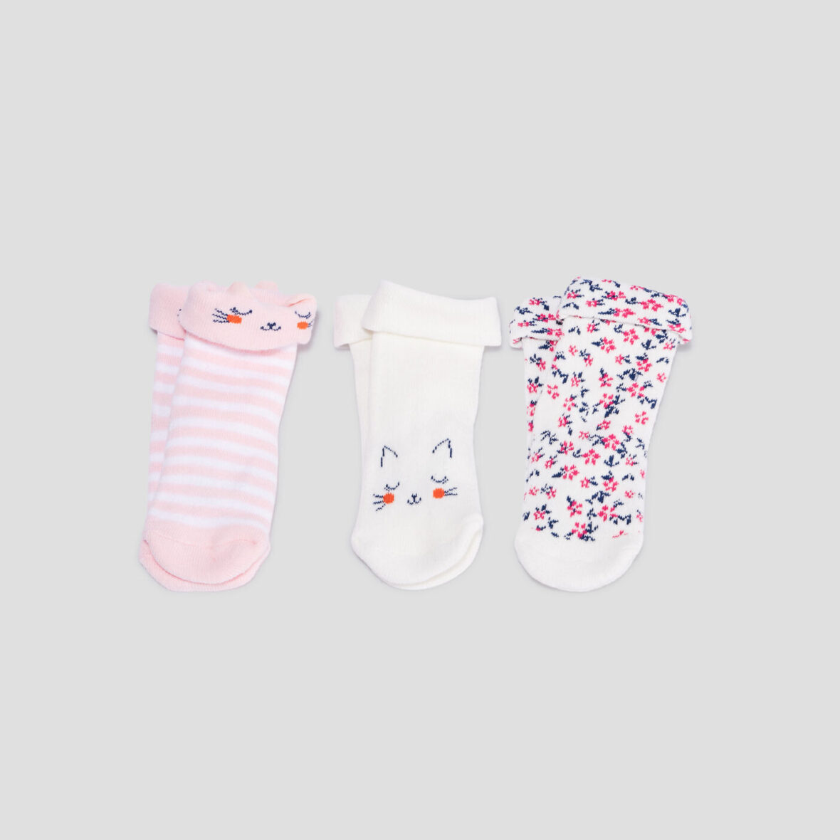 lot 3 paires chaussettes ( 23 – 26 )