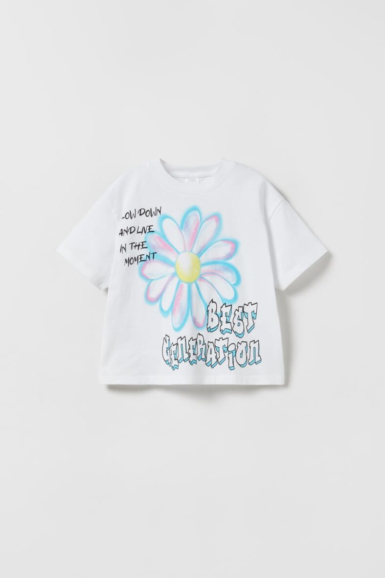 T-SHIRT À GRAFFITI ET MOTIFS