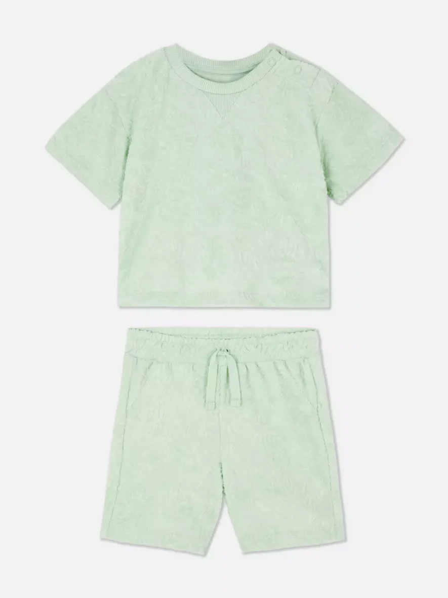 Ensemble coordonné t-shirt et short en tissu-éponge